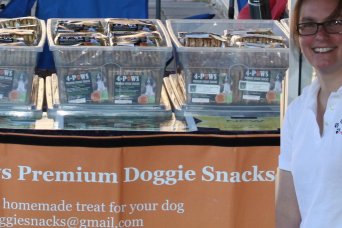 4Paws Dog snaks with Katie
